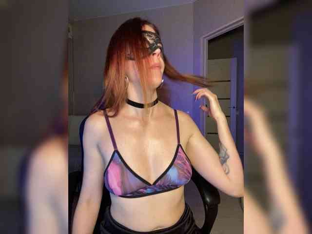 SheisArt webcam