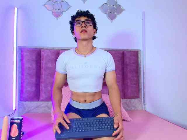 NoahJhoness