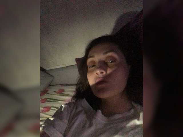 Sarmiya's BongaCams show and profile