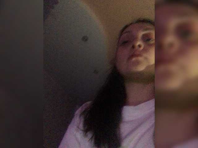 Sarmiya's BongaCams show and profile