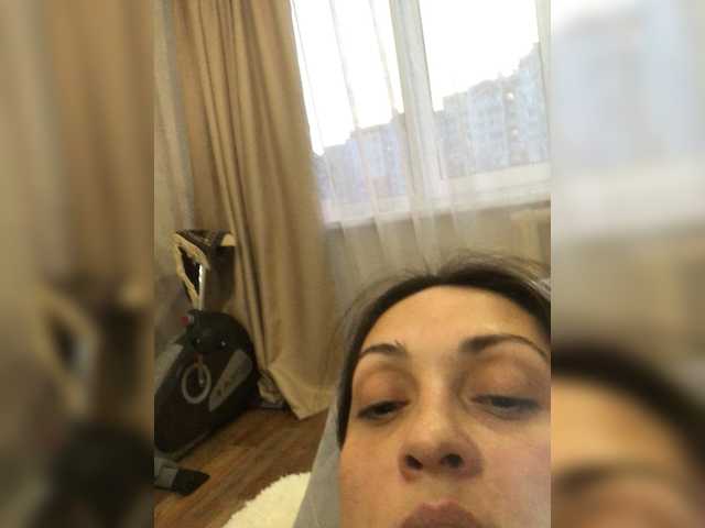 Sarmiya's BongaCams show and profile