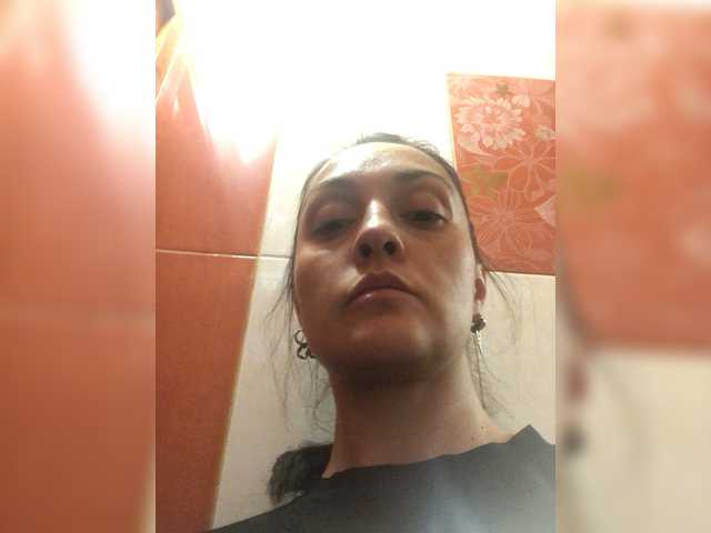 Sarmiya's BongaCams show and profile