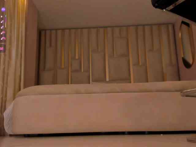 EsmeraldaGrace webcam