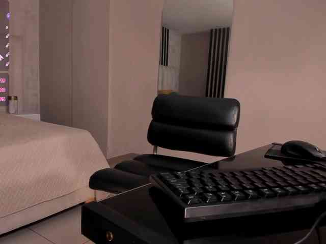 EsmeraldaGrace webcam