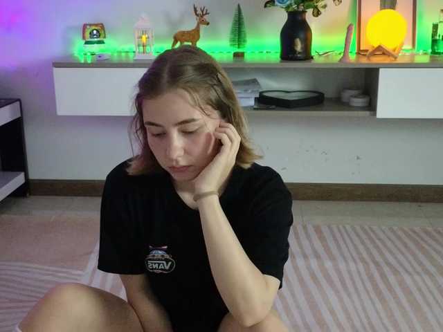 KUQOSA's BongaCams show and profile