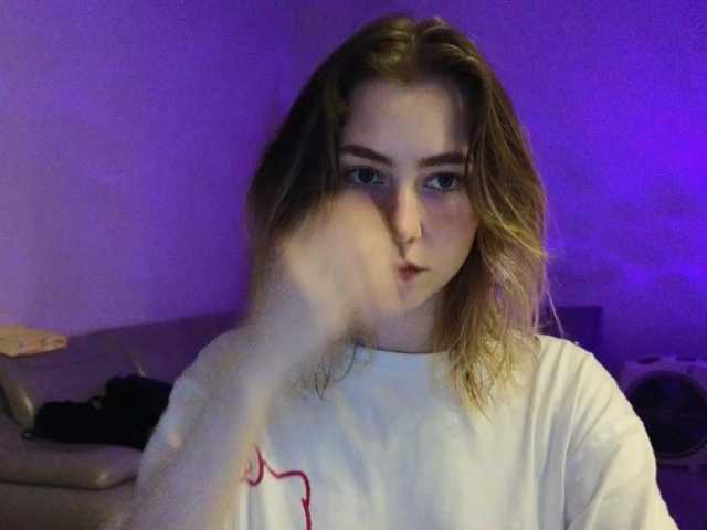 KUQOSA's BongaCams show and profile