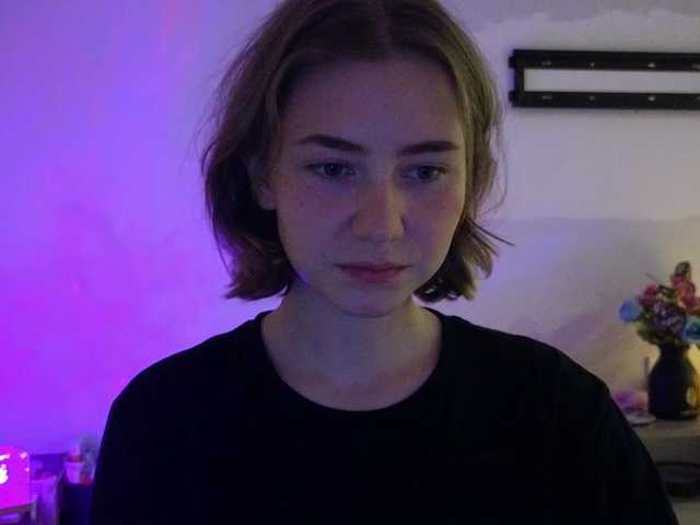 KUQOSA's BongaCams show and profile