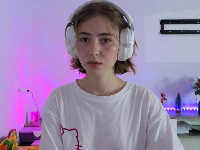 KUQOSA's BongaCams show and profile