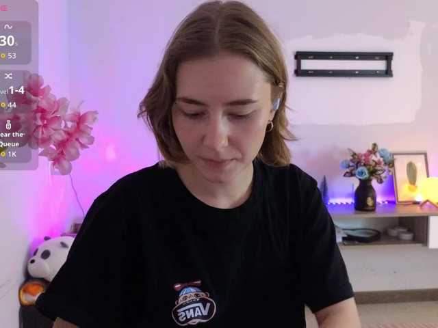 KUQOSA's BongaCams show and profile