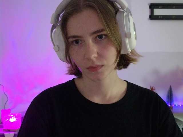 KUQOSA's BongaCams show and profile