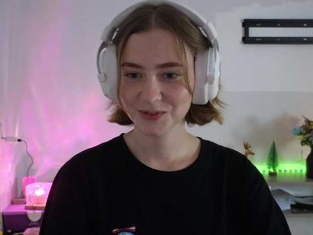 KUQOSA's BongaCams show and profile