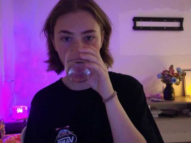 KUQOSA's BongaCams show and profile