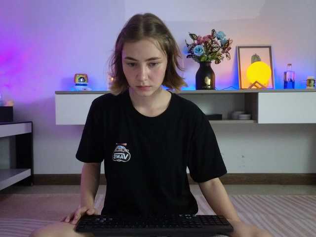 KUQOSA's BongaCams show and profile