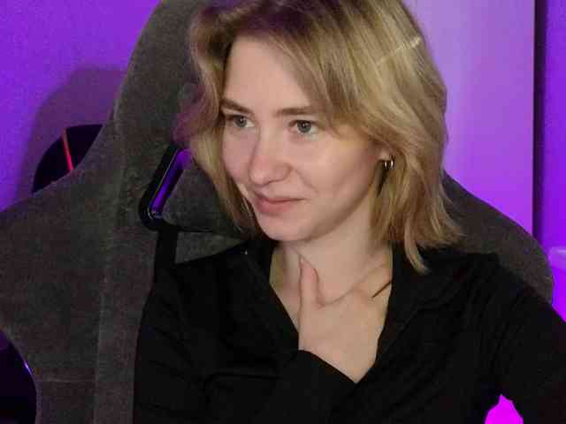 KUQOSA Live Webcam on BongaCams