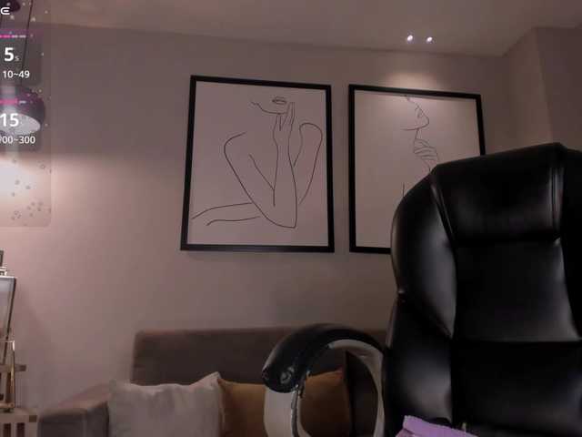 AmbarJames's BongaCams show and profile