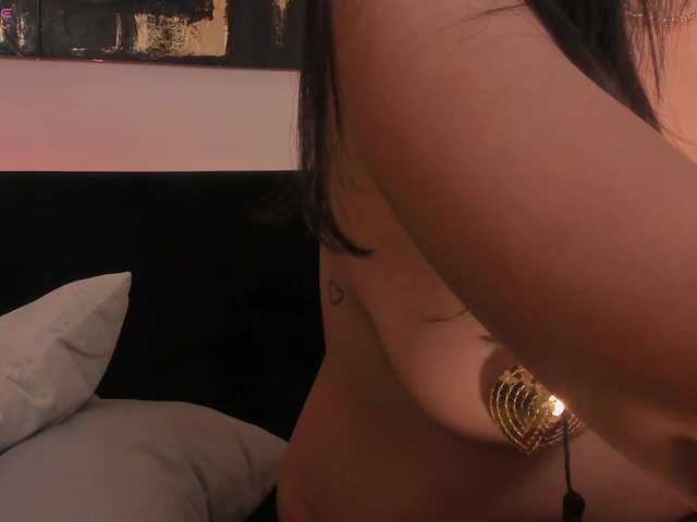 AmbarJames's BongaCams show and profile