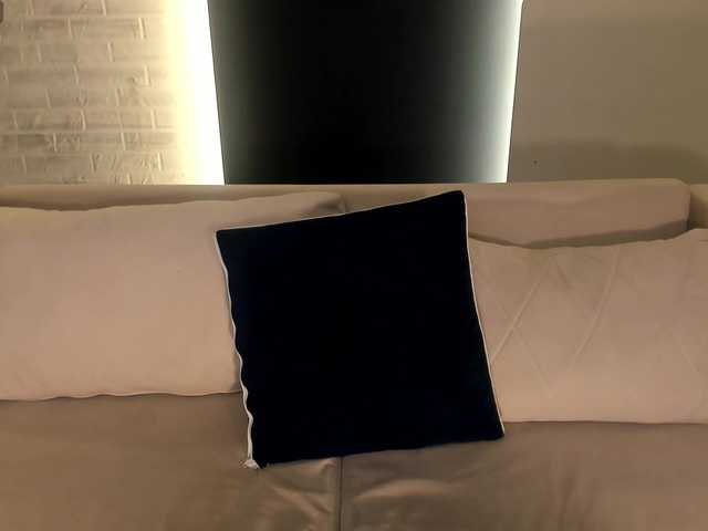 AmbarJames's BongaCams show and profile