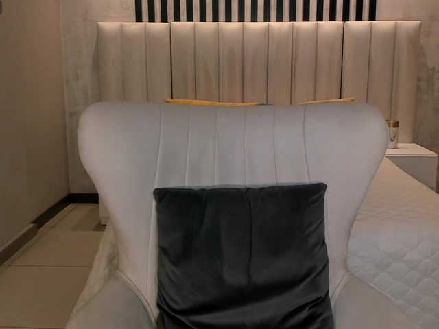 AmbarJames's BongaCams show and profile