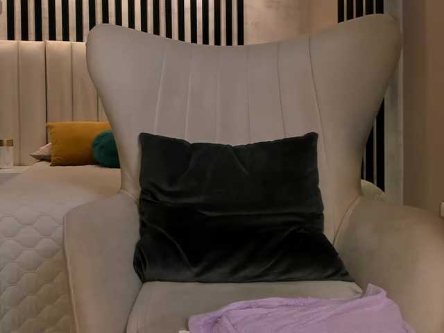 AmbarJames's BongaCams show and profile