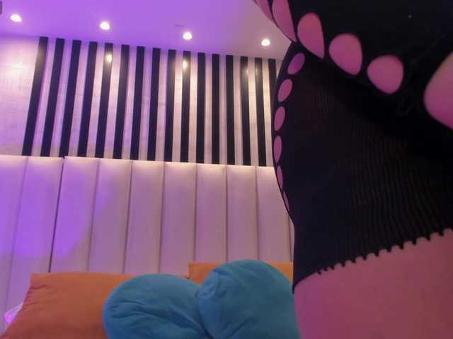 AmbarJames's BongaCams show and profile