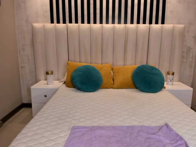 AmbarJames's BongaCams show and profile