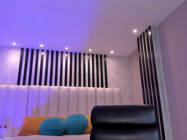 AmbarJames's BongaCams show and profile