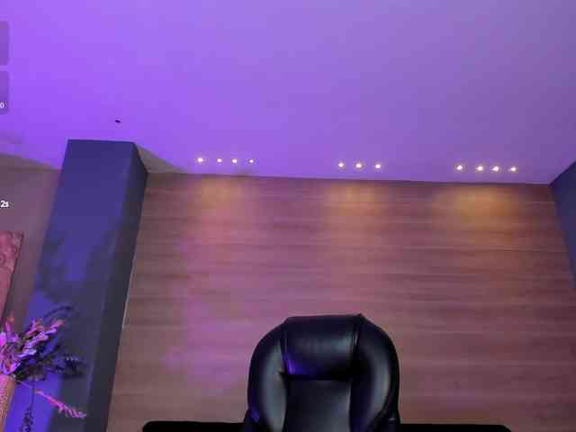 AmbarJames webcam