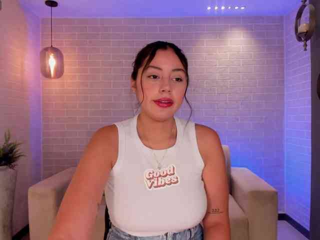 AmbarJames webcam