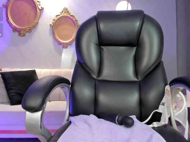 AmbarJames webcam