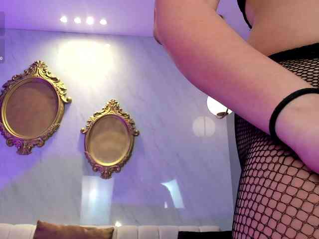 AmbarJames webcam