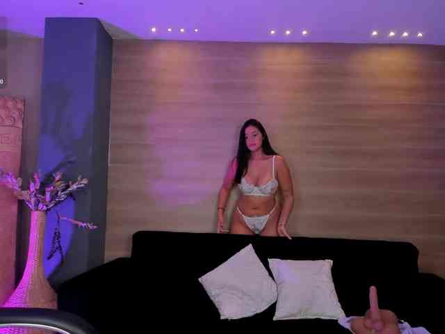 AmbarJames webcam