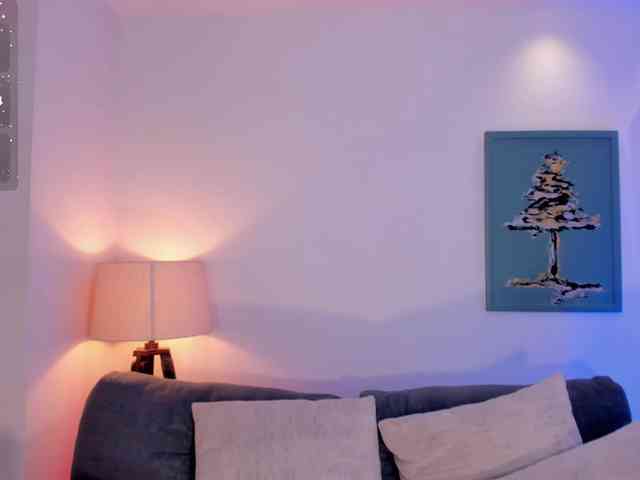 AmbarJames webcam