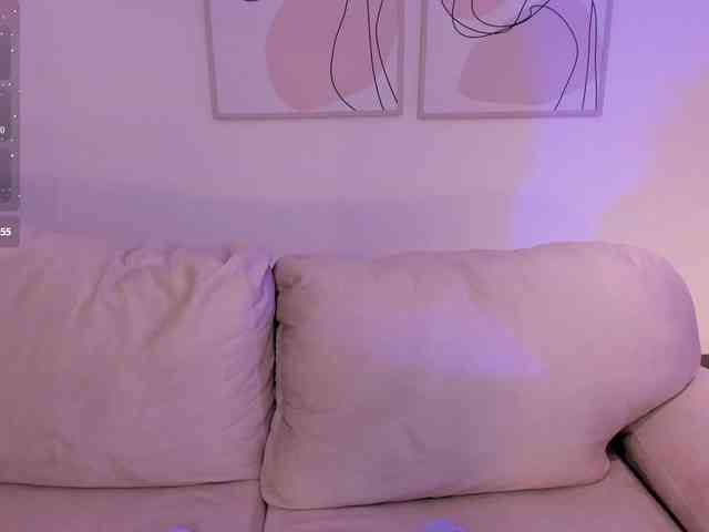 AmbarJames webcam