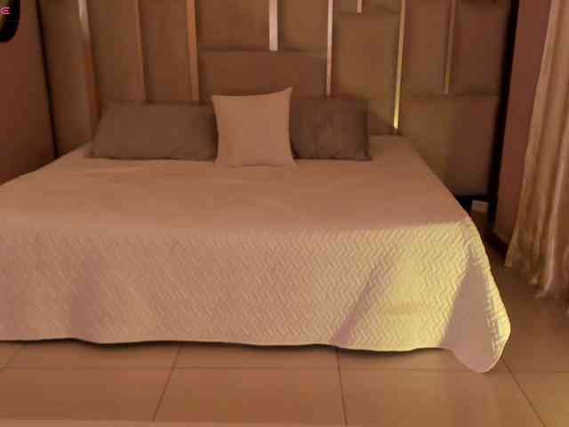 AmbarJames Live Webcam on BongaCams