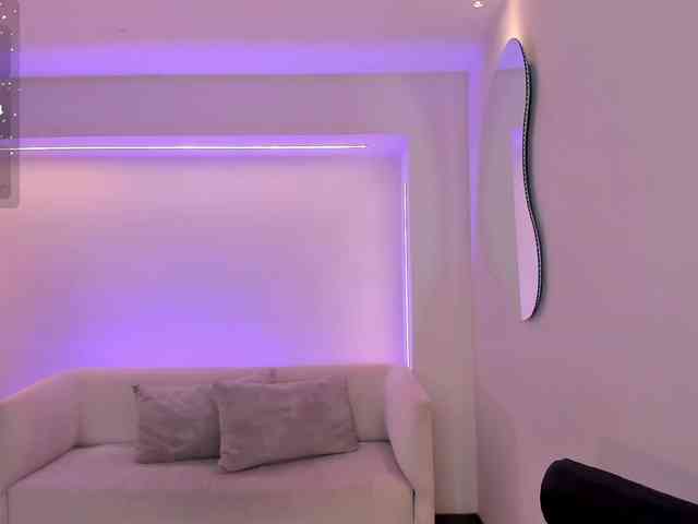 AmbarJames webcam