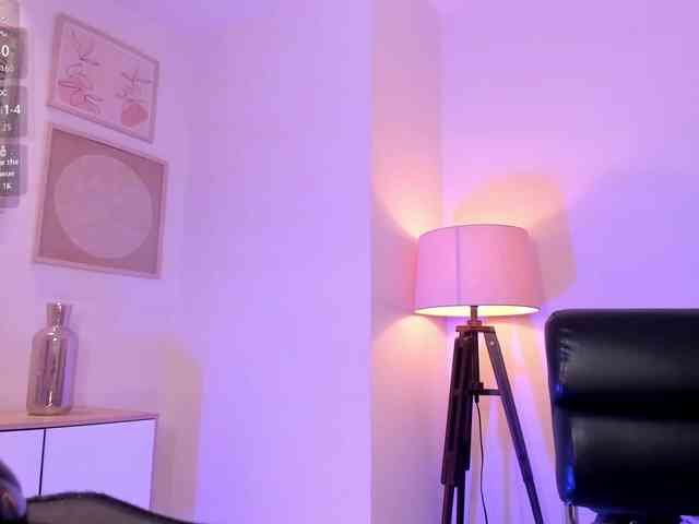 AmbarJames webcam