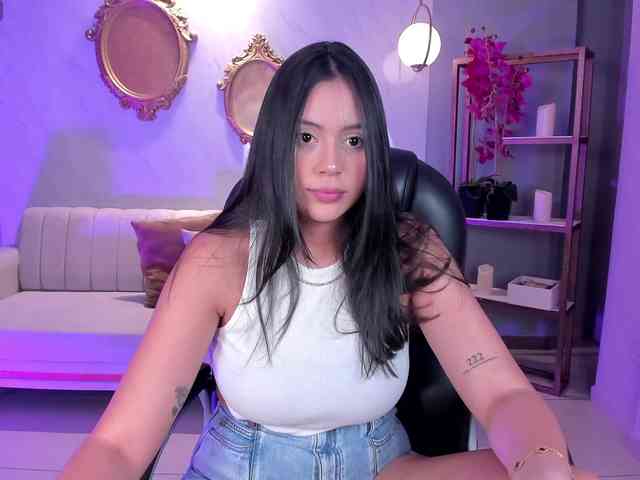 AmbarJames webcam