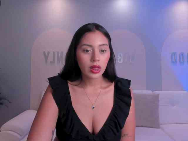 AmbarJames webcam
