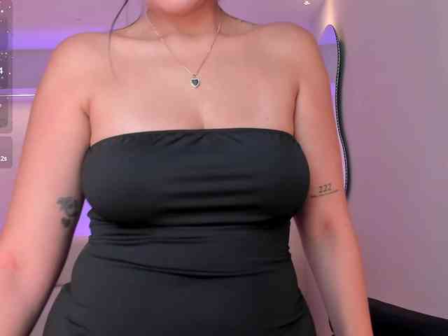 AmbarJames webcam