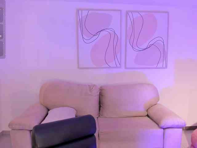 AmbarJames webcam