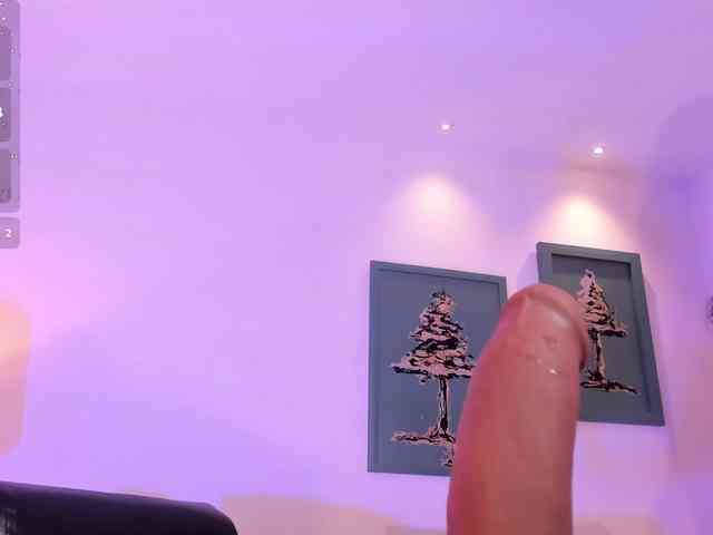 AmbarJames webcam