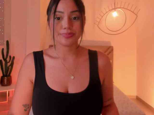 AmbarJames webcam