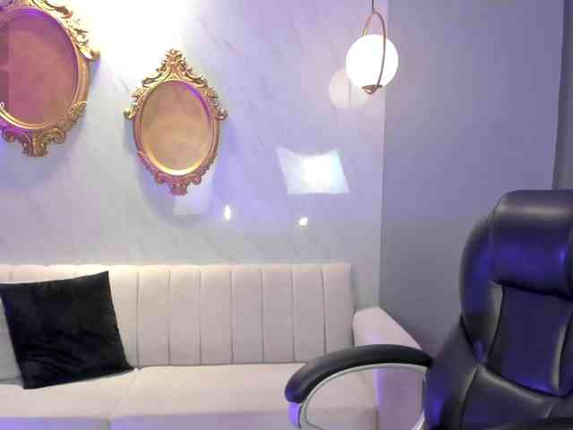 AmbarJames webcam