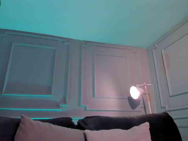 AmbarJames webcam