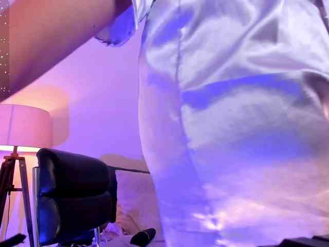 AmbarJames webcam