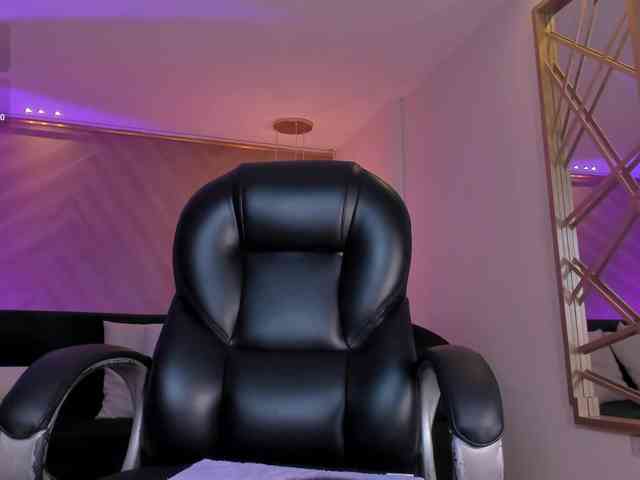 AmbarJames webcam