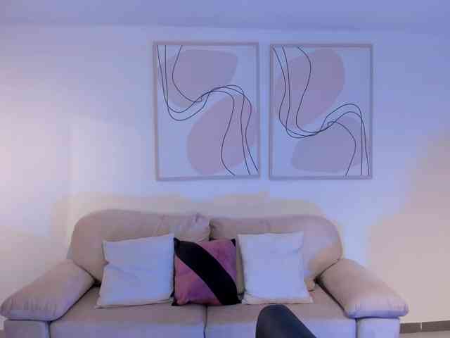 AmbarJames webcam