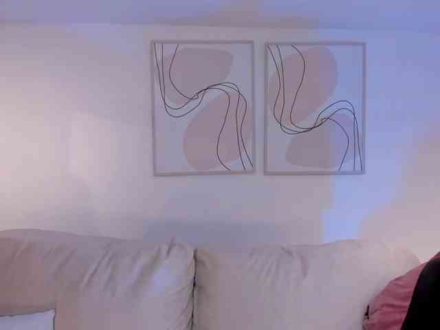 AmbarJames webcam
