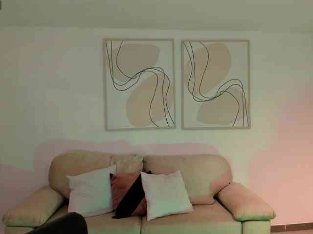 AmbarJames webcam