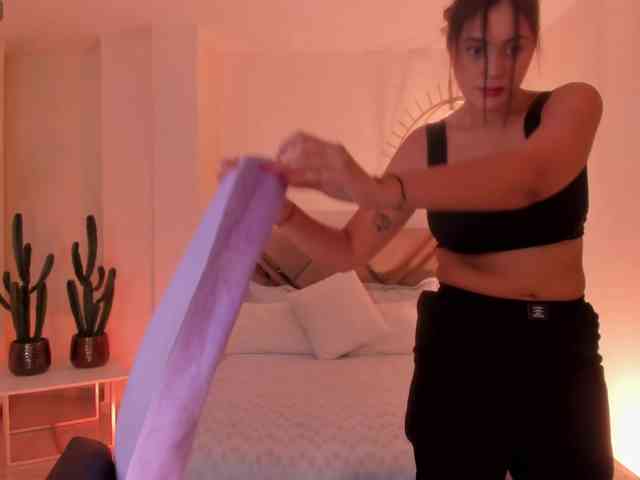 AmbarJames webcam